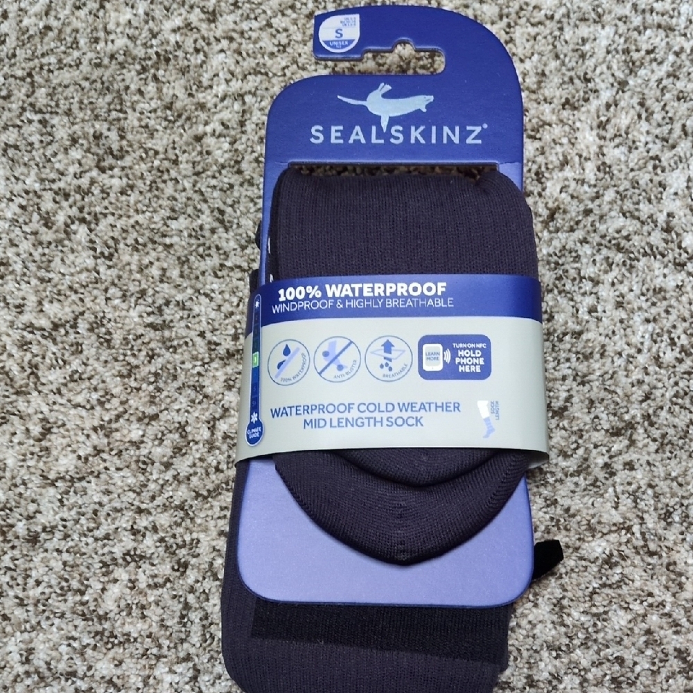 *Black Athletic Socks Waterproof